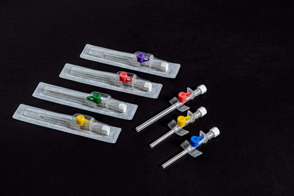 Disposable vs. NonDisposable I.V. Cannulas at Sinymedical